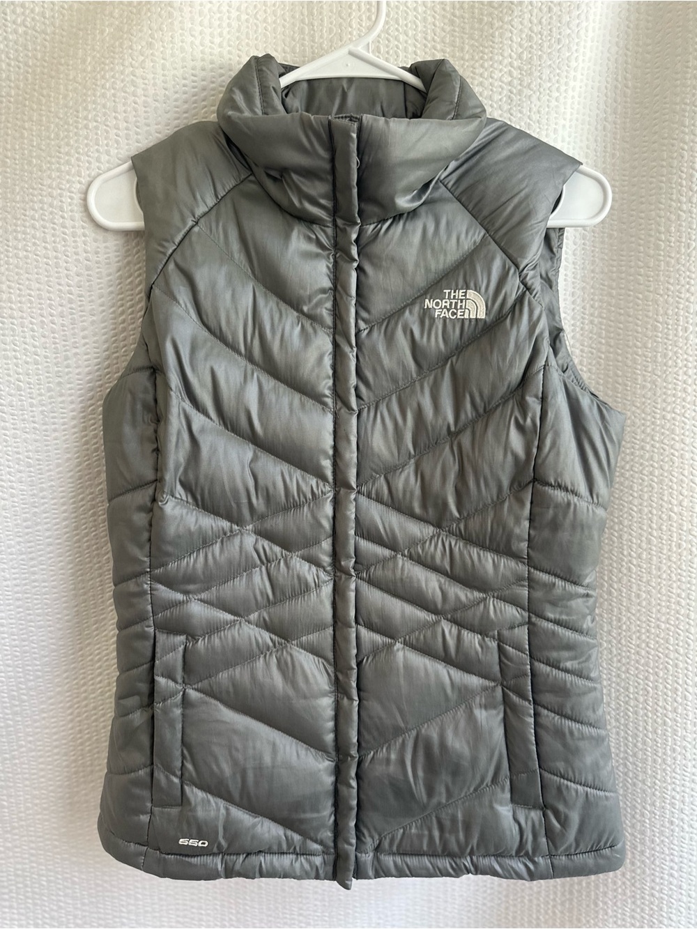The North Face 550 Gray Down Puffer Vest Full Zip Women’s Size Small Outdoor